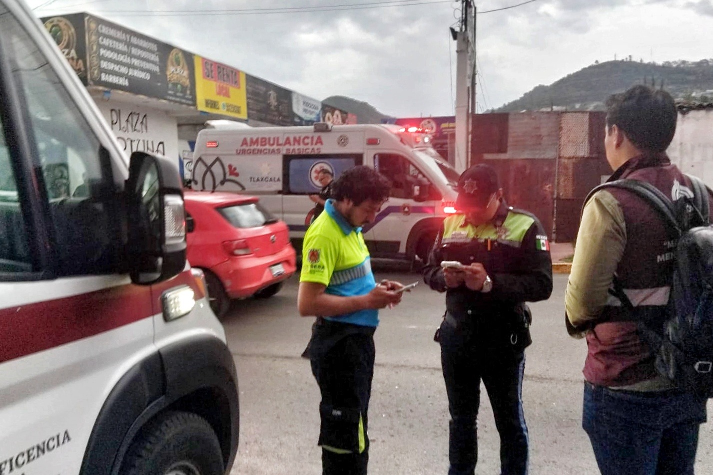 Policía Municipal y Protección Civil de Tlaxcala junto con el CRUMT brindan atención tras atropellamiento de menor en Tizatlán